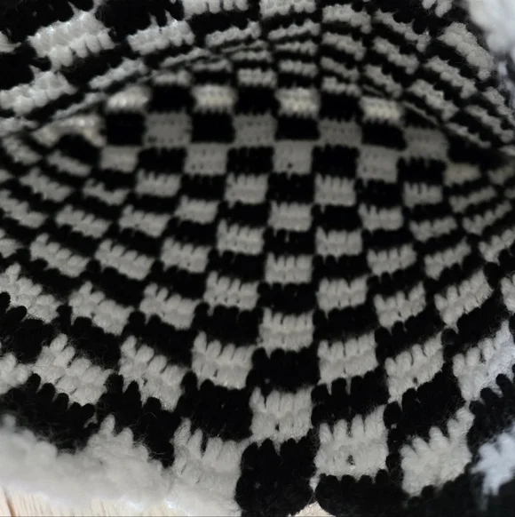 Crochet Checker Bag - Picture 3 of 4